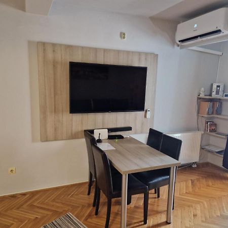 Apartment Viktor,Parking Osijek Bagian luar foto