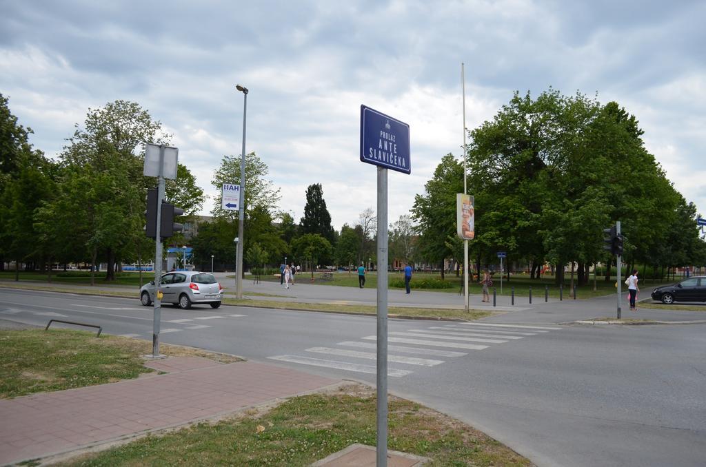 Apartment Viktor,Parking Osijek Ruang foto
