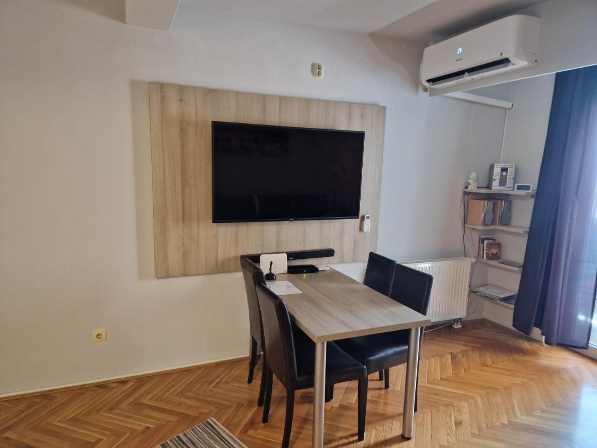 Apartment Viktor,Parking Osijek Bagian luar foto