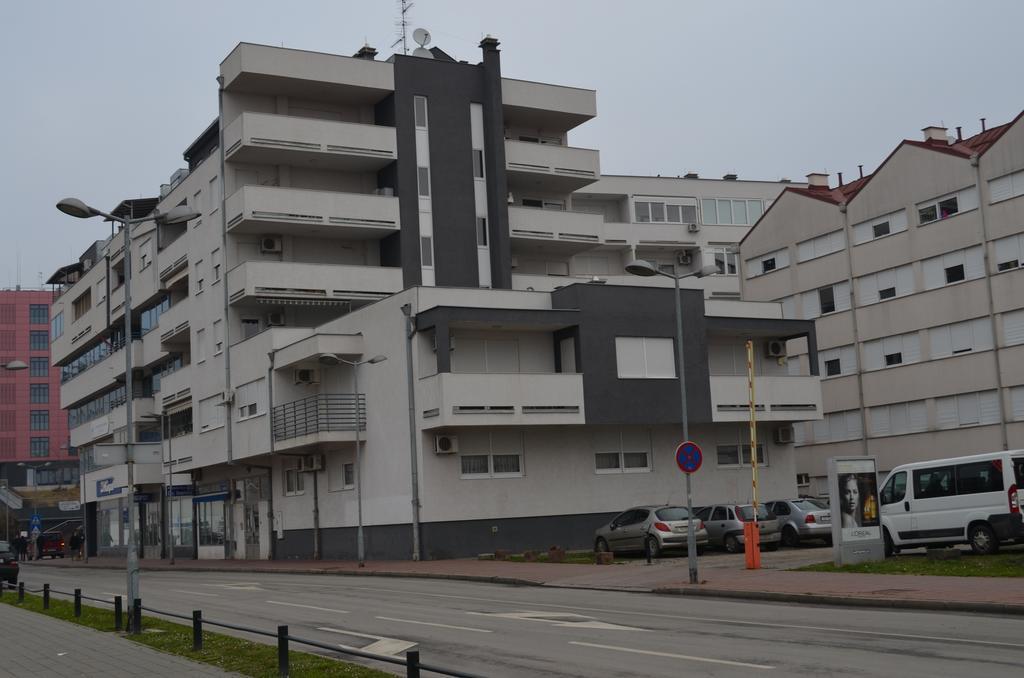 Apartment Viktor,Parking Osijek Ruang foto