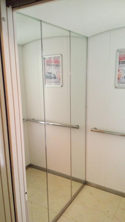 Apartment Viktor,Parking Osijek Bagian luar foto